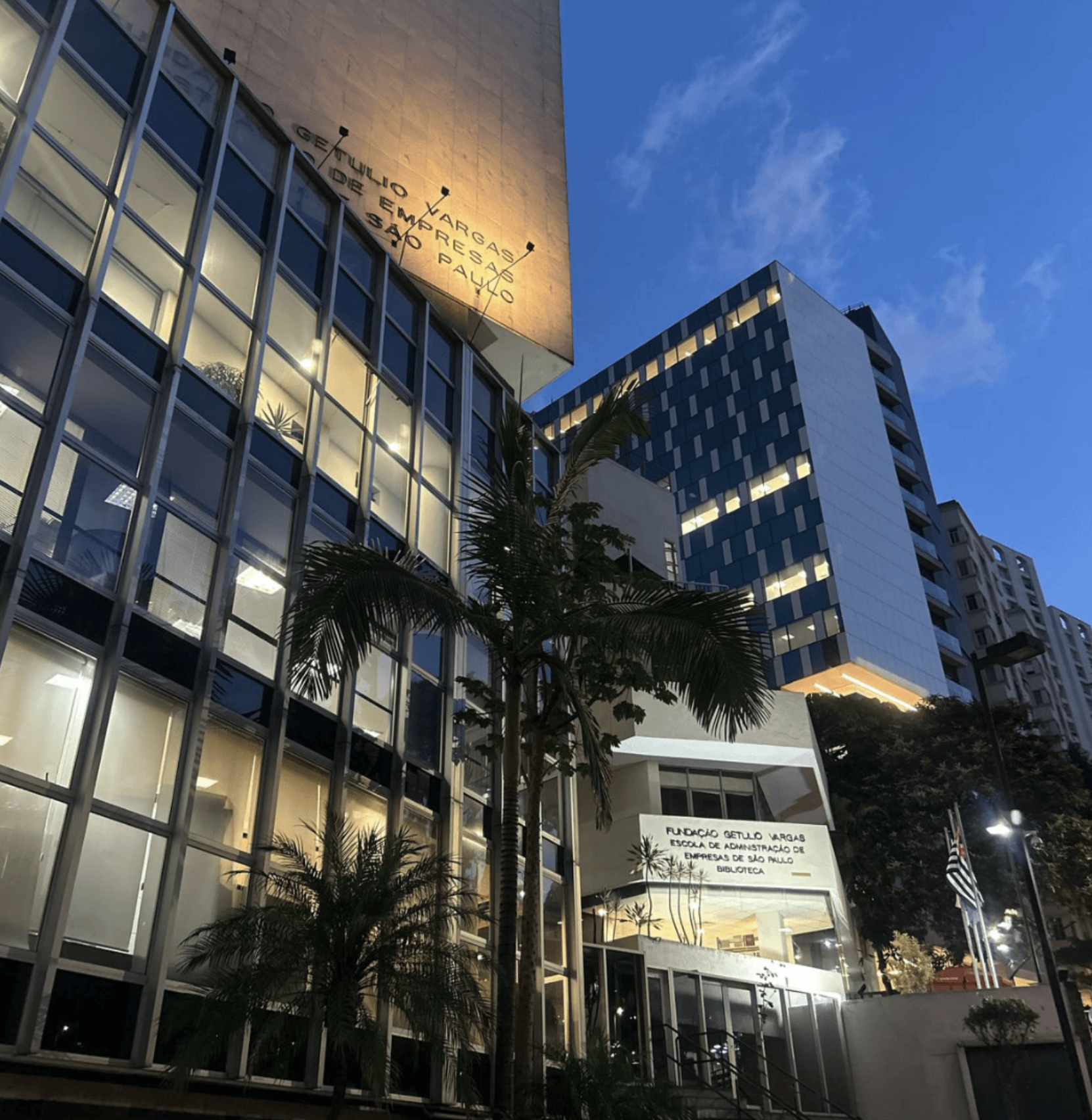 FGV anuncia curso presencial e gratuito de Marketing Digital e IA para jovens de periferia