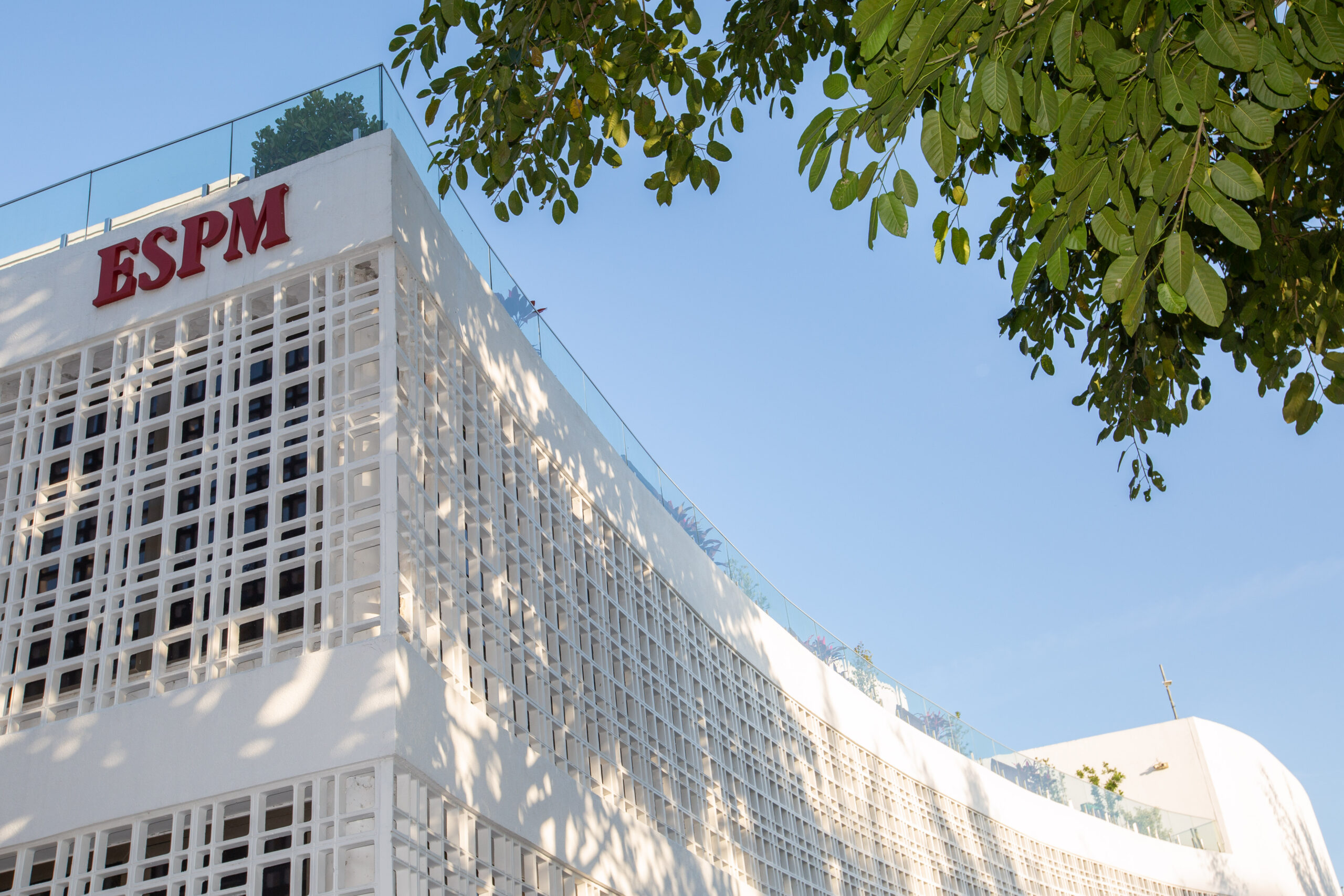 ESPM Rio transforma campus em laboratório de práticas jornalísticas durante a Semana do Jornalismo 2025