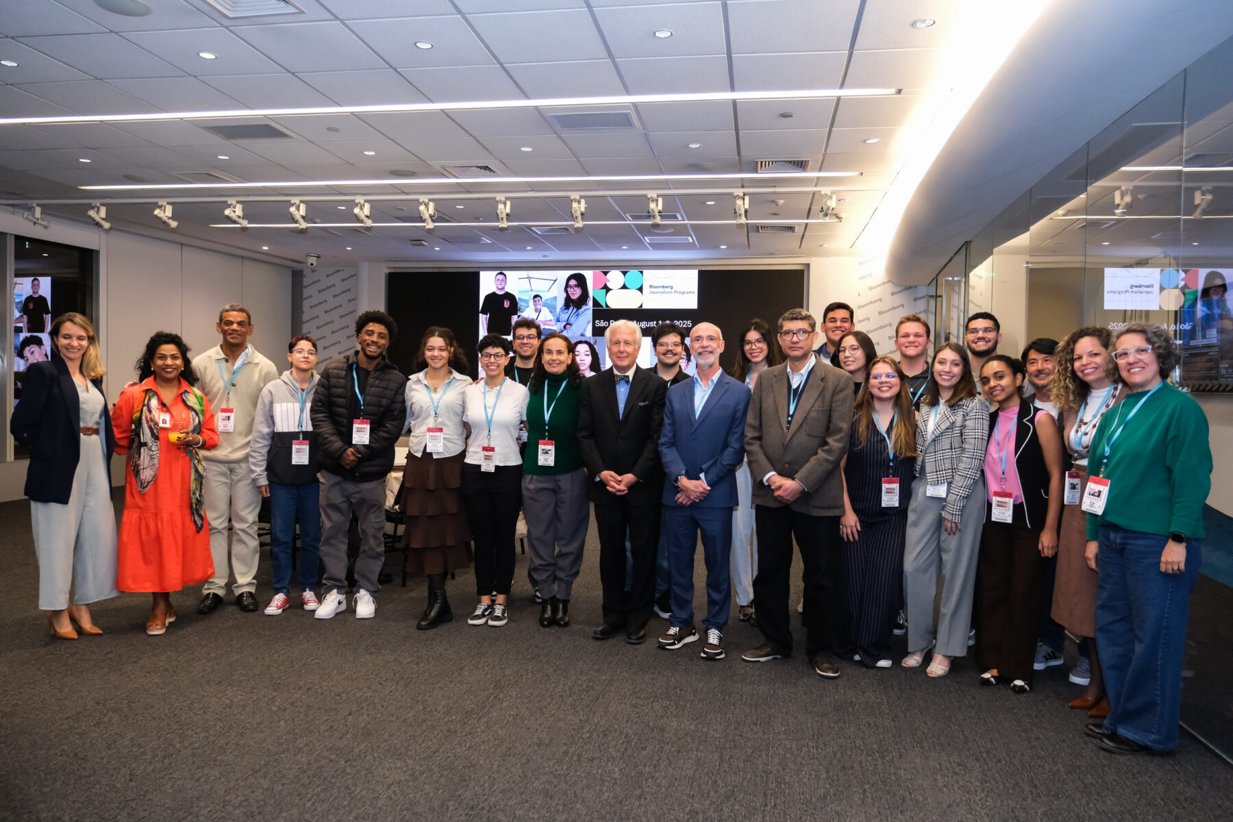 Bloomberg e Cásper Líbero lançam programa gratuito de formação em jornalismo econômico no Brasil